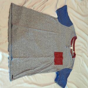 💜3/$15💜 T-Shirt